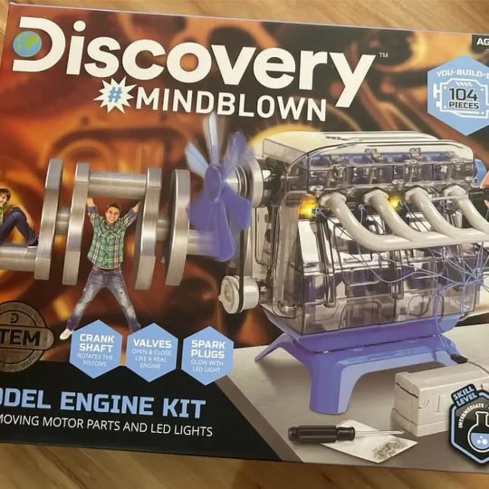 NEW Discovery Mindblown Model Engine Kit – STEM Building Set w/ LED Lights